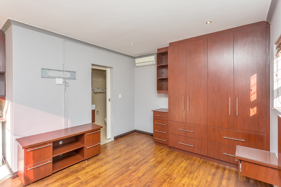 To Let 4 Bedroom Property for Rent in Sunningdale Western Cape